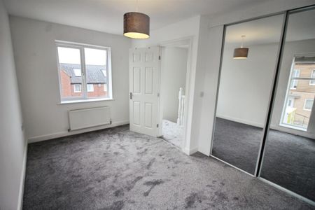 Parkside Crescent, Seacroft, Leeds - Photo 3