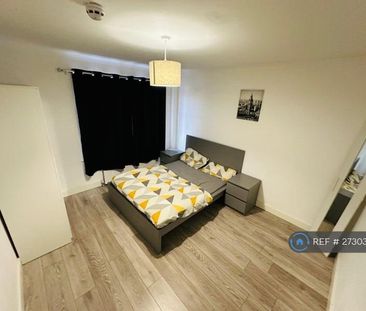 1 bedroom in a house share to rent - Photo 3