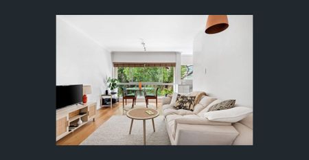 Renovated Mid-Century Apartment With Resort-Style Rooftop & Easy Village Access - Photo 3