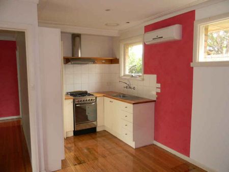 6/80 Collins Street, Mentone, VIC 3194 - Photo 3