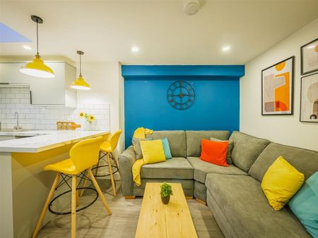 5 bedroom terraced house to rent - Photo 2