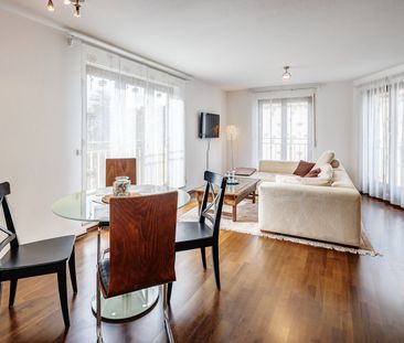 Sunny 1-room apartment with balcony and washing machine - Photo 1