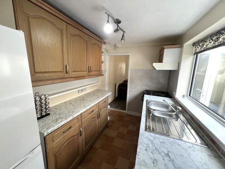 2 bedroom terraced house to rent - Photo 3