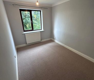 3 bed Terraced - To Let - Photo 3