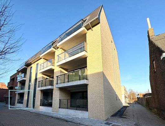 Gelijkvloers nieuwbouwappartement met 3 slaapkamers en terras - Photo 1