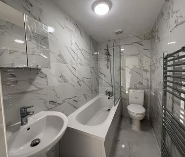 3 bedroom flat to rent - Photo 5