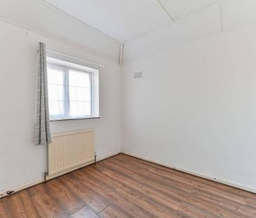 3 bedroom end of terrace house to rent - Photo 5