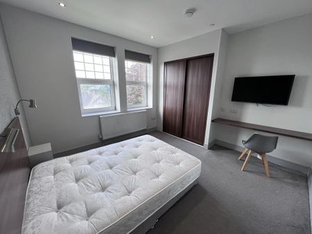 3 bedroom apartment to rent - Photo 3