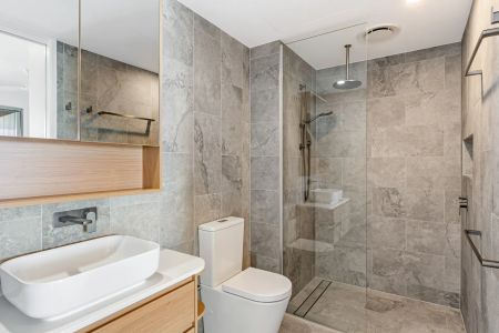 Tri-Level Waterfront Townhouse with Private Pool, Pontoon & Premium Finishes CONTACT JULIE SYKES 0438 050 110 - Photo 5