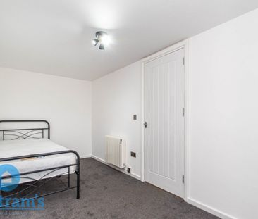 2 bed Flat for Rent - Photo 3