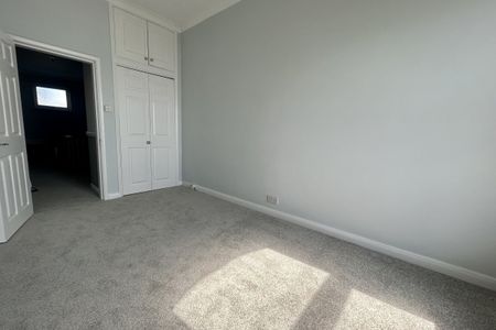 Park Terrace, BOGNOR REGIS - Photo 2