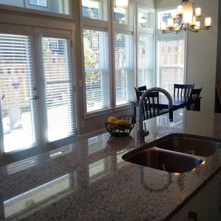 Bright Home in Grandview - Photo 3