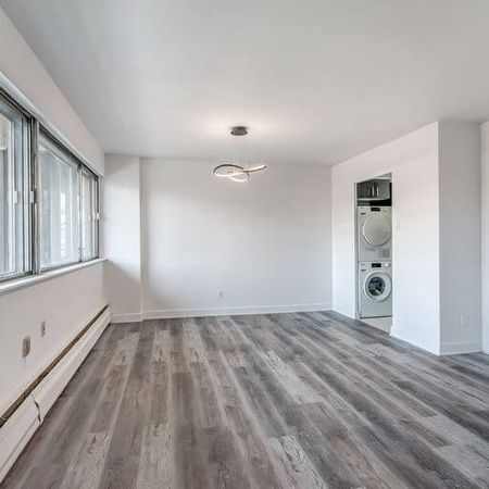 6800 Côte Saint Luc Road - Beautiful 3-Bedroom Apartment for Rent - Photo 5