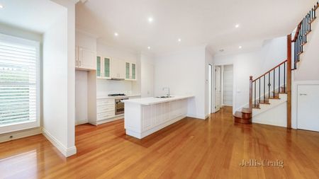 2/1506 Malvern Rd, Glen Iris - Photo 2