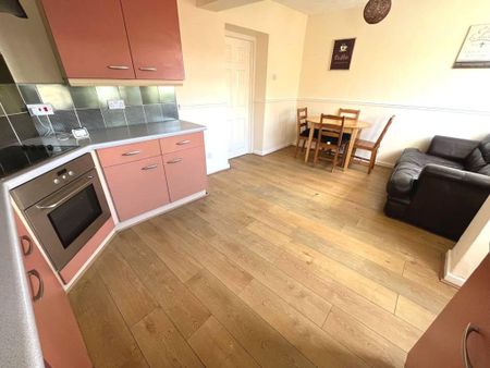 2 bedroom terraced house to rent - Photo 4