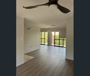 SPACIOUS 1 BEDROOM APARMTENT - Photo 3