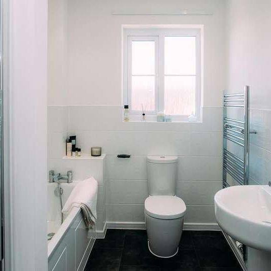 Regis Park, Cradley Heath, B64 - Photo 1