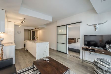 Granville Street - Photo 5