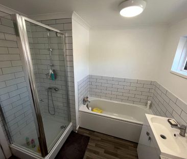 3 bedroom terraced house to rent - Photo 6