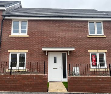 Hawkfinch Drive, Yeovil, Houndstone - Photo 2
