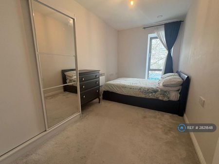 2 bedroom flat to rent - Photo 5