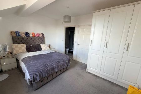 Falcon Court - Photo 5