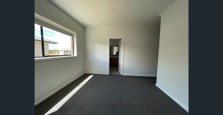 FOUR BEDROOM HOME - LOW MAINTENANCE ! - Photo 3