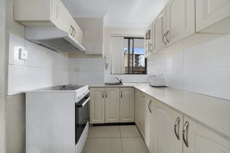 Modern 2-Bed Unit - Photo 4