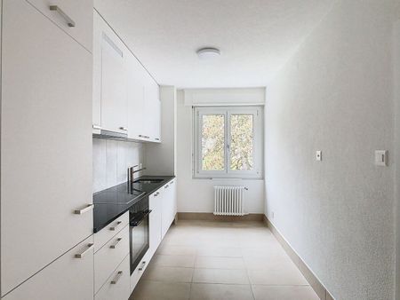 Superbe 2½ pièces rénové en plein coeur de la ville ! - Photo 4