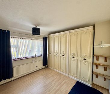 3 bedroom semi-detached house to rent - Photo 4