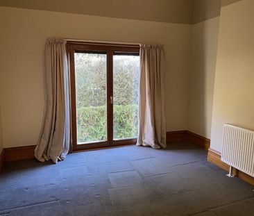 Sun, Character and Space - Photo 3