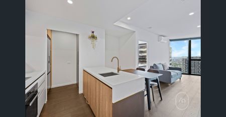 Stylish Urban Living in the Heart of Melbourne | Furnished Two-Bedroom Apartment in Uno - Photo 3
