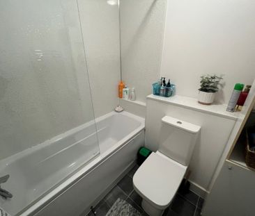 2 Bedroom Flat / Apartment - Leigh Road, Eastleigh - Photo 6