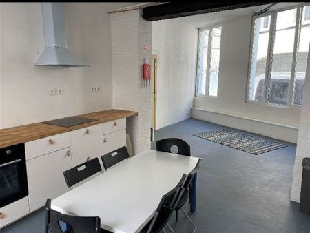 Gemeubelde studentenkamer in hartje Antwerpen - Foto 5