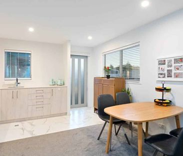 Perfectly Positioned for Modern Living - $560 p/w - Photo 2