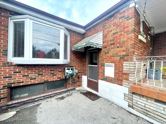 For Lease - 886 Danforth Road, Toronto, Ontario - Photo 1