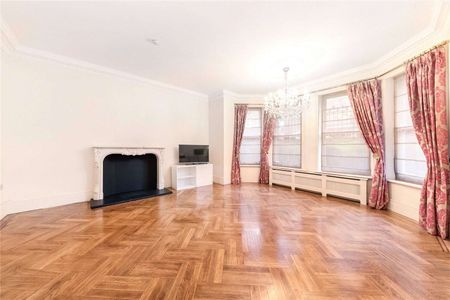 A spacious lateral four bedroom, three bathroom apartment. - Photo 2