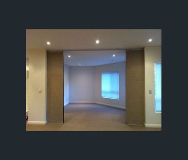 SPACIOUS 1 BEDROOM APARTMENT! - Photo 1