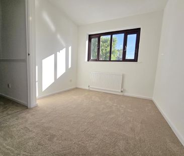 4 bedroom terraced house to rent - Photo 4
