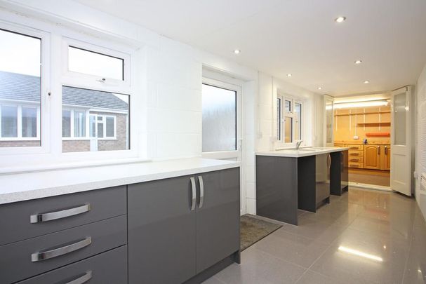 2 bedroom semi-detached bungalow to rent - Photo 1