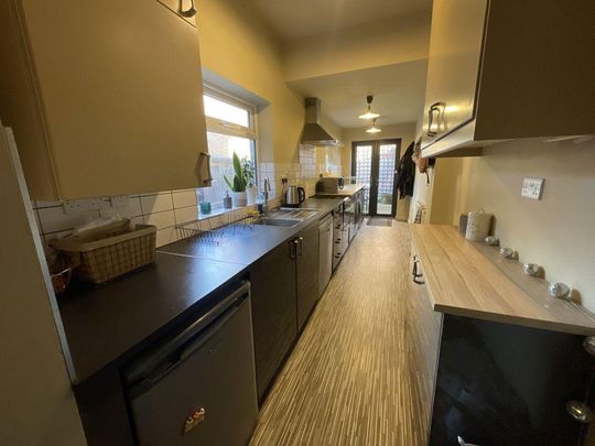 3 bedroom terraced house to rent - Photo 1
