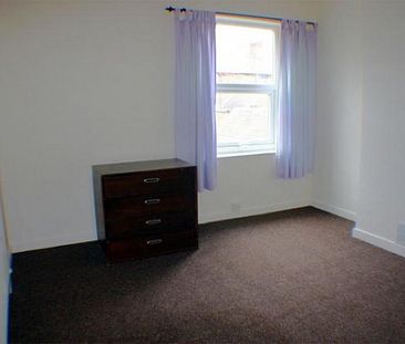 3 BEDROOM NEWLY REFURBISHED TERRACED HOUSE IN SHELTON, STOKE - Photo 5