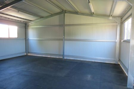 WALK EVERYWHERE FROM THIS 3 BEDROOM HOME! - Photo 4