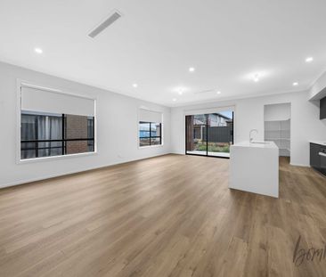 Spacious 4-Bedroom Family Home with Modern Features - Photo 6