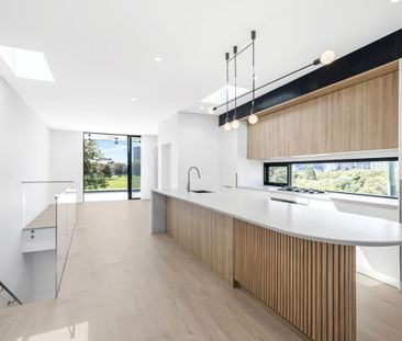 STUNNING HOME OVERLOOKING PARKLANDS - Photo 4