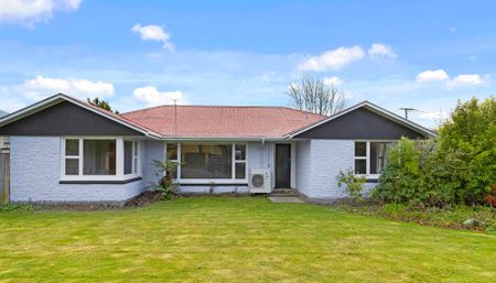 Spacious family home - Photo 2