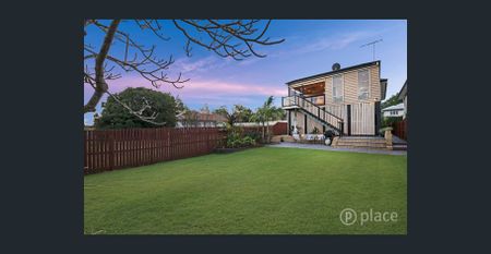 Camp Hill charmer in popular Martha Street precinct - Photo 2