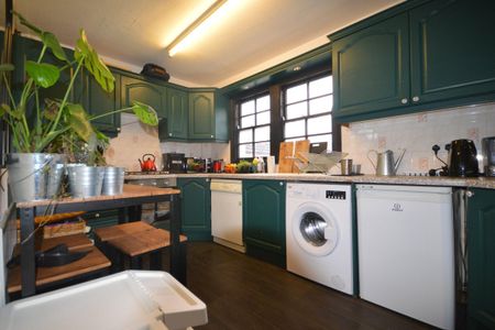 Barnard Street - Photo 5