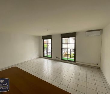 Location Appartement 2 pièces 50m² ST DENIS 97400 - Photo 2