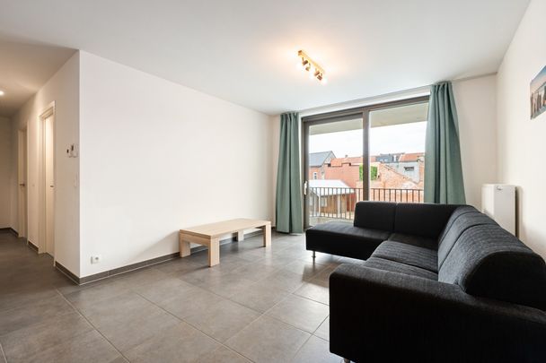 Prachtig gelegen appartement met staanplaats en terras - Photo 1